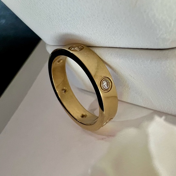 18K HGE Gold Band Ring love Crystal inlaid gold ring Size about an 8 Yellow Gold - Picture 11 of 12